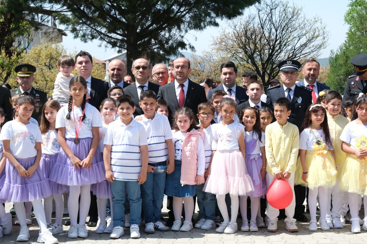 Kaymakamımız Sn. Muhammed Furkan TUNA 23 Nisan Ulusal Egemenlik ve Çocuk Bayramı Programına Katıldı